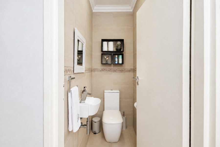 3 Bedroom Property for Sale in Waves Edge Western Cape
